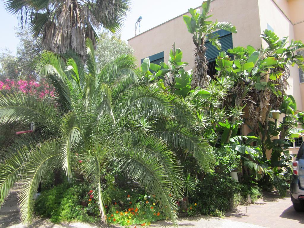 Chrysler Residence Ganne Tiqwa Luaran gambar